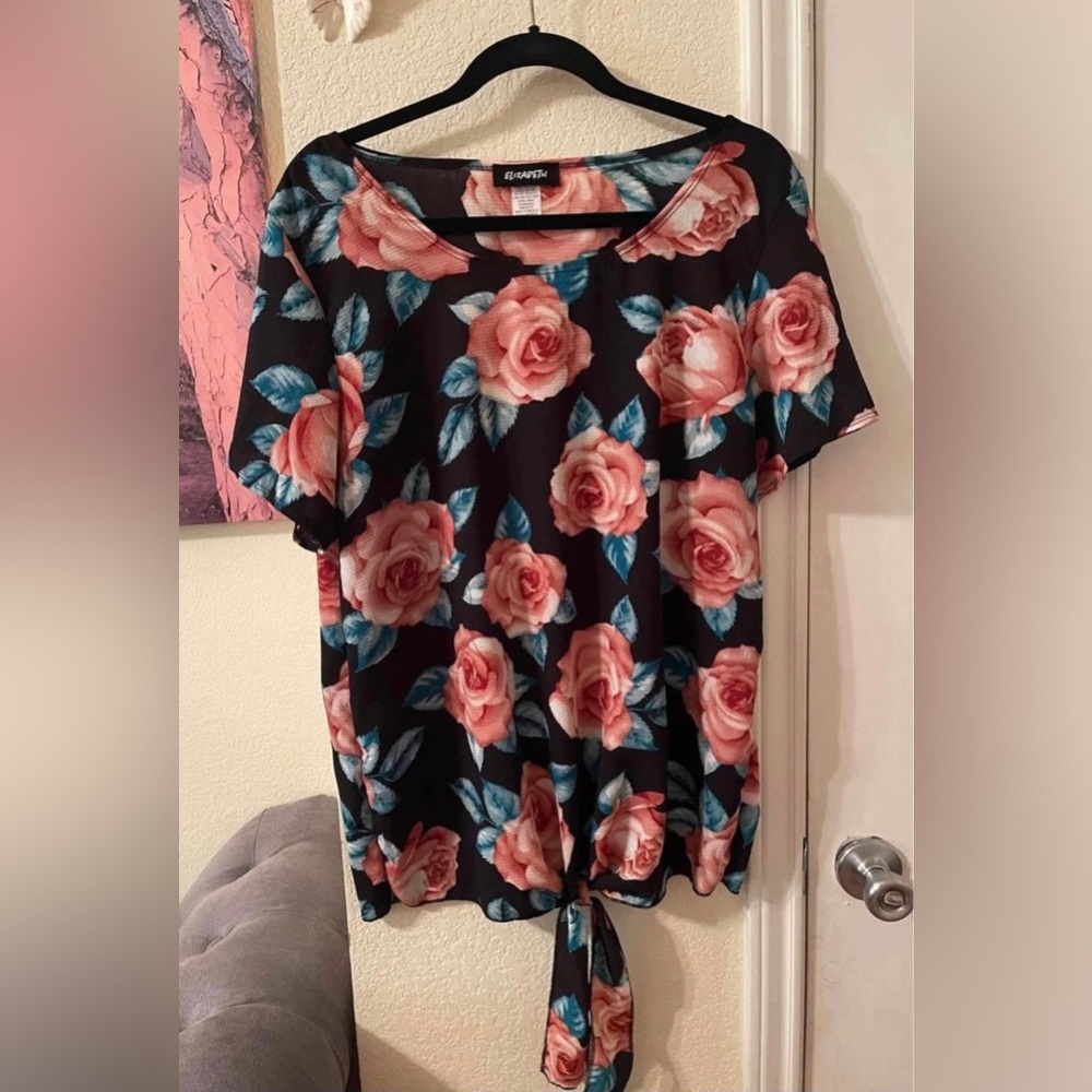 Plus Size Women’s short sleeve floral top knot look size 1X New